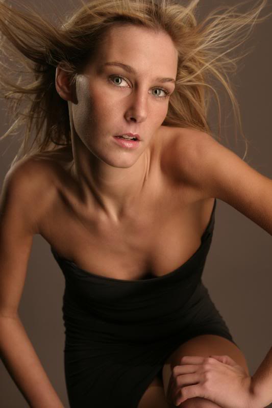 Female model photo shoot of Elise55