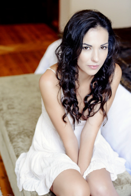 Female model photo shoot of leandra do pereiro