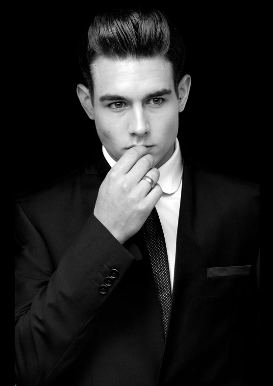 Male model photo shoot of Arteh Odjidja