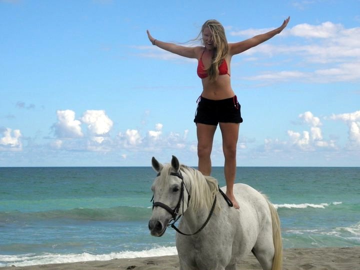 Female model photo shoot of Dar Ivey in Vero Beach, Fl