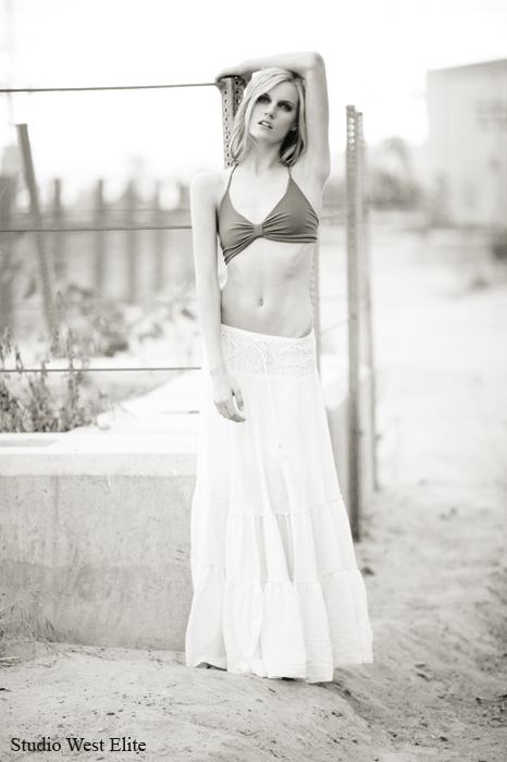 Female model photo shoot of Rachel Taaffe