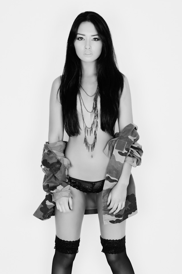 Female model photo shoot of Naomi Heap