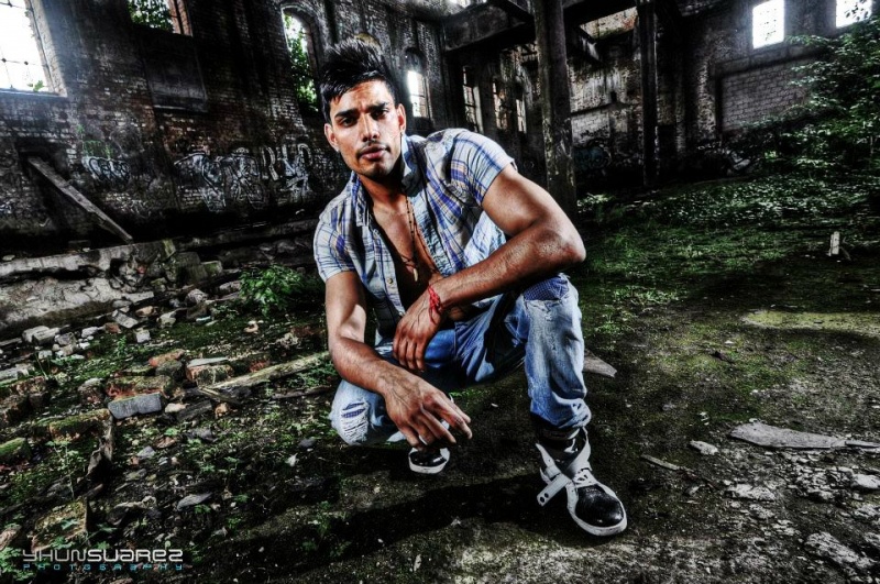 Male model photo shoot of Rashu srivastava