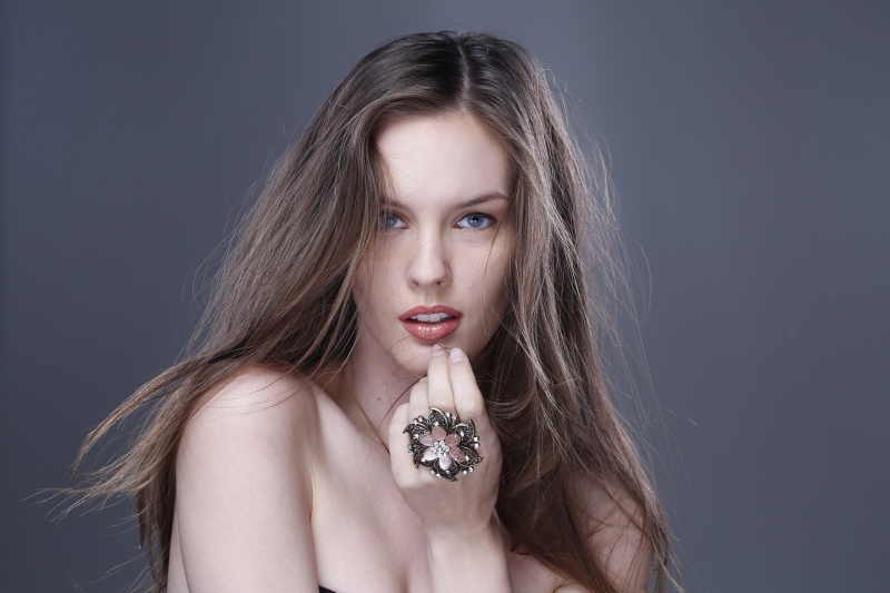 Female model photo shoot of Zoe Kriz