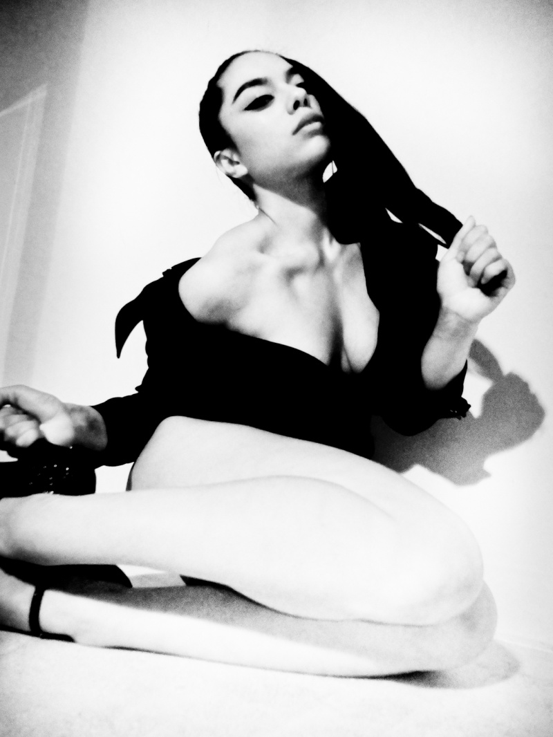 Female model photo shoot of Luna Von Dier  by propr
