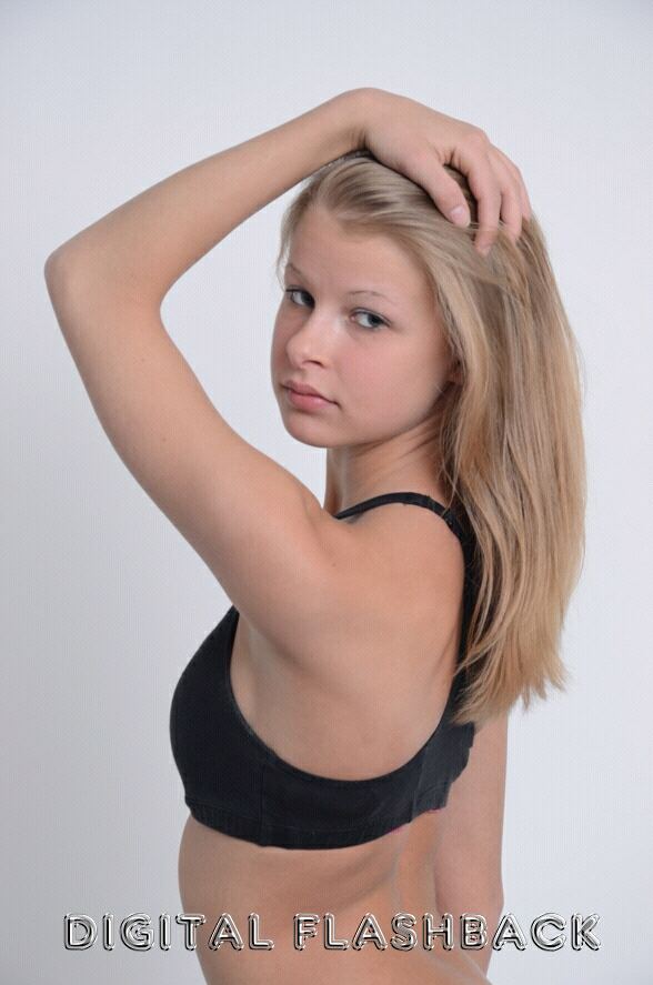 Female model photo shoot of LaceyRenee1119