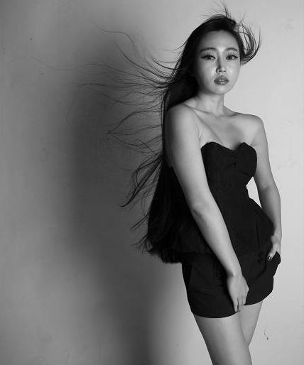 Female model photo shoot of Michelle Kwan