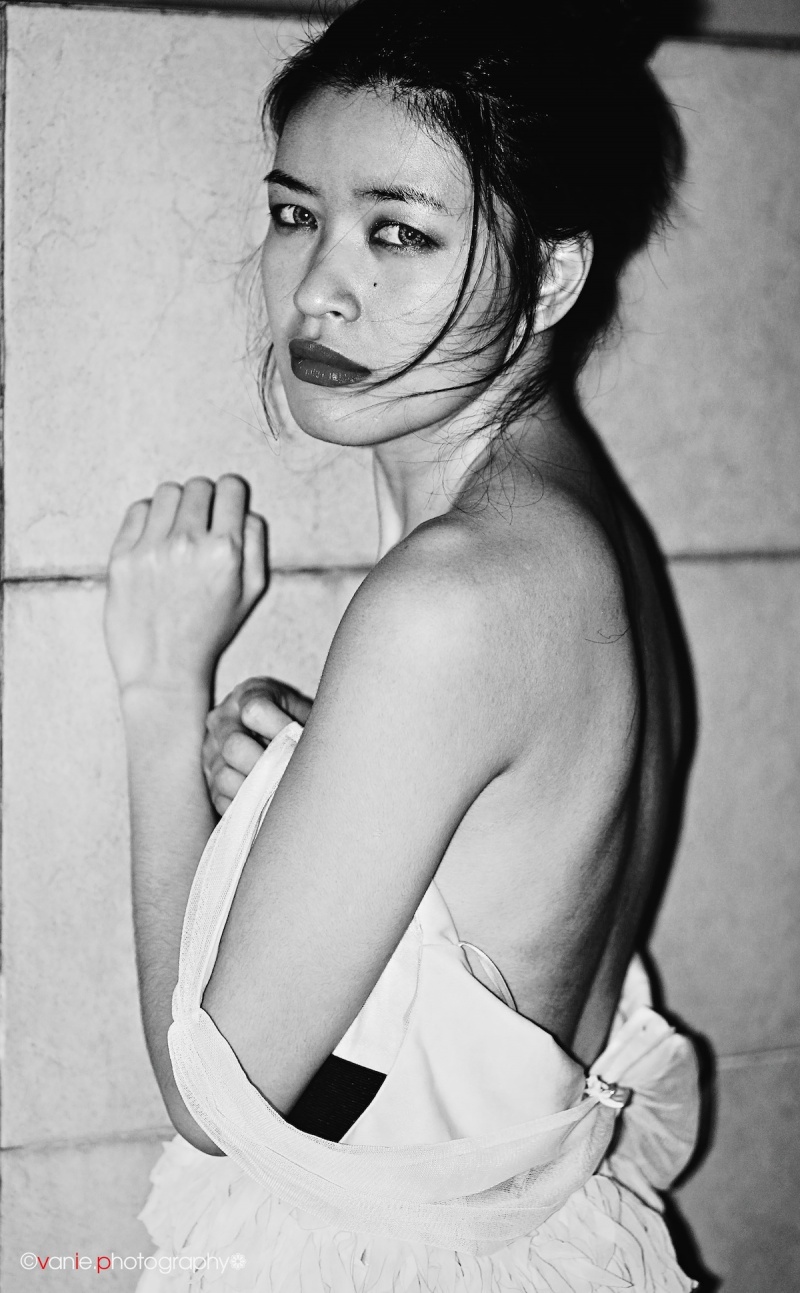 Female model photo shoot of Artofbeautybyvanie