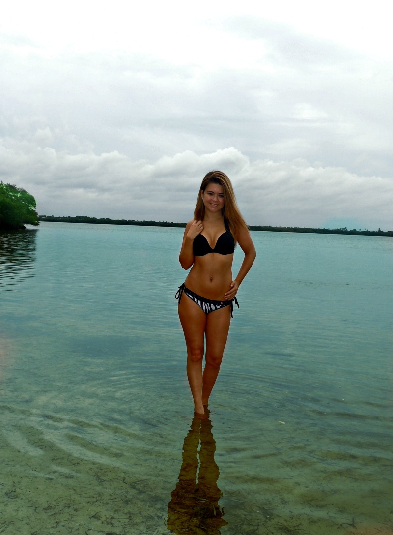 Female model photo shoot of N i k k i L e e  in Green Key Beach