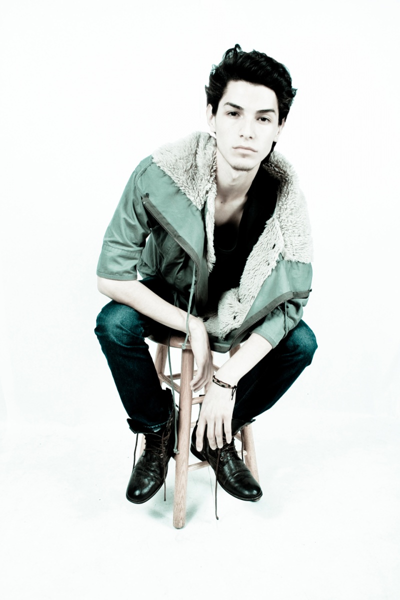 Male model photo shoot of Alejandro Paz