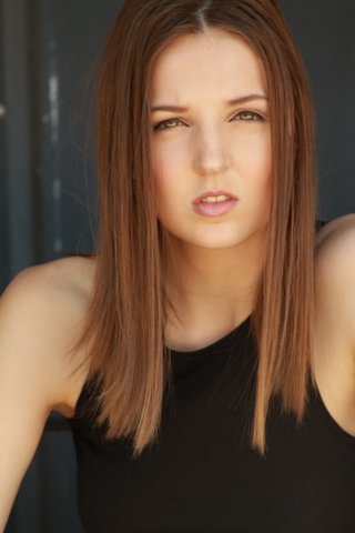 Female model photo shoot of Emily Vernon1