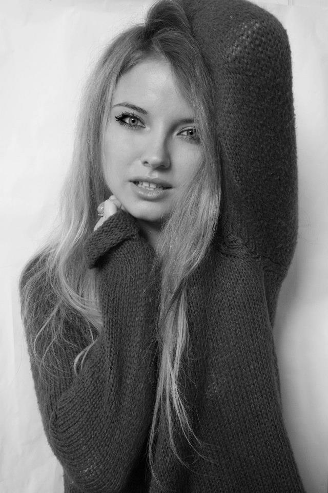 Female model photo shoot of Katy Alice