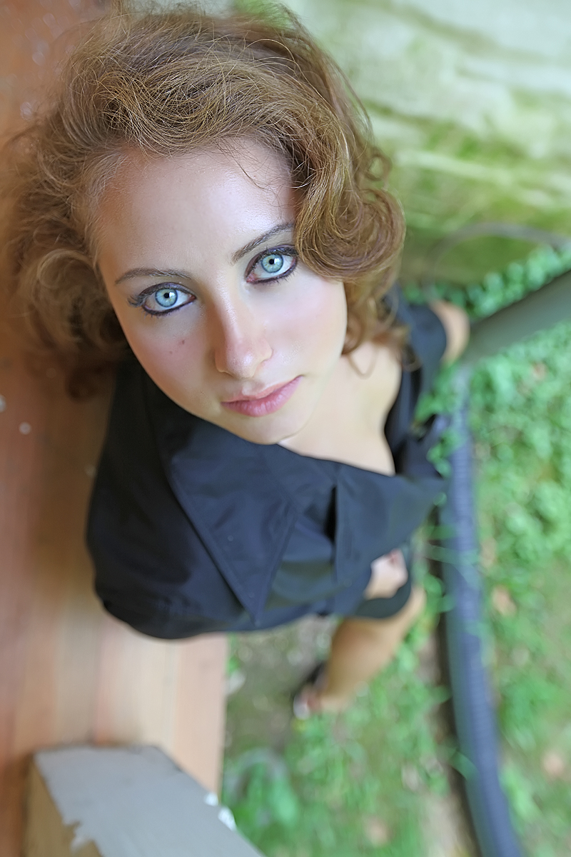 Female model photo shoot of Jen Elyse Feldman