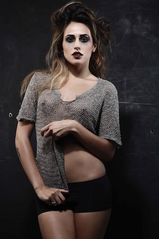 Female model photo shoot of Lila Neema