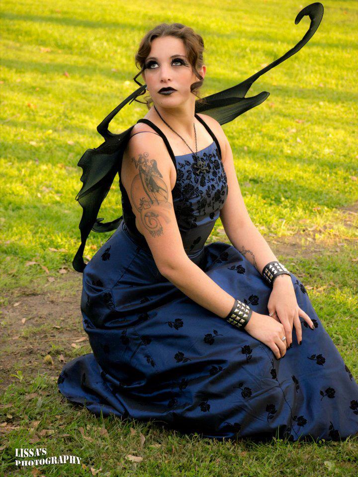 Female model photo shoot of Serenity Vines