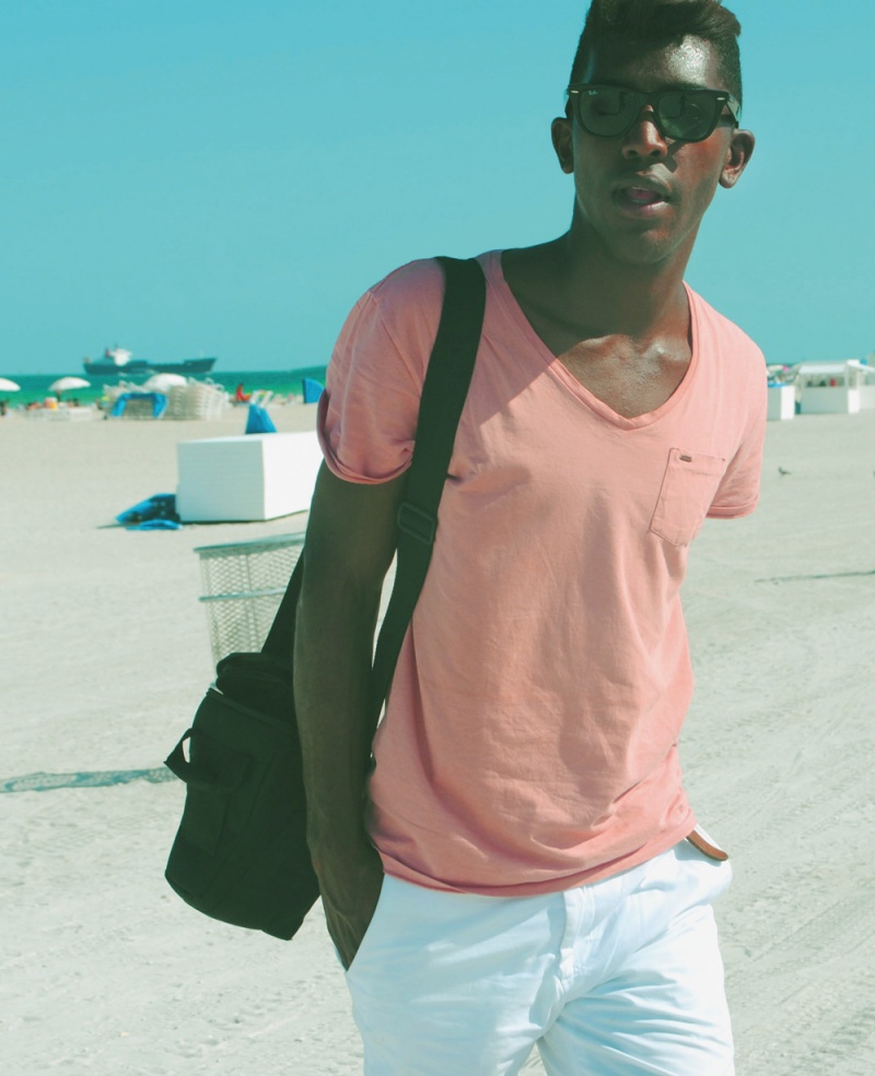 Male model photo shoot of Luisdylan in miami beach