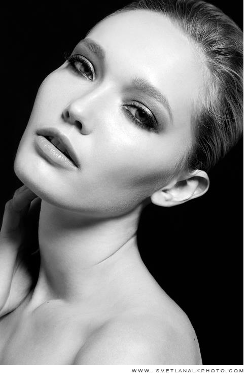Female model photo shoot of Veronika Robova
