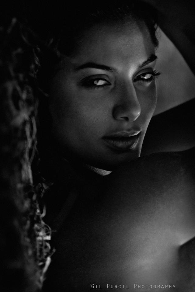 Female model photo shoot of florencia Daiana