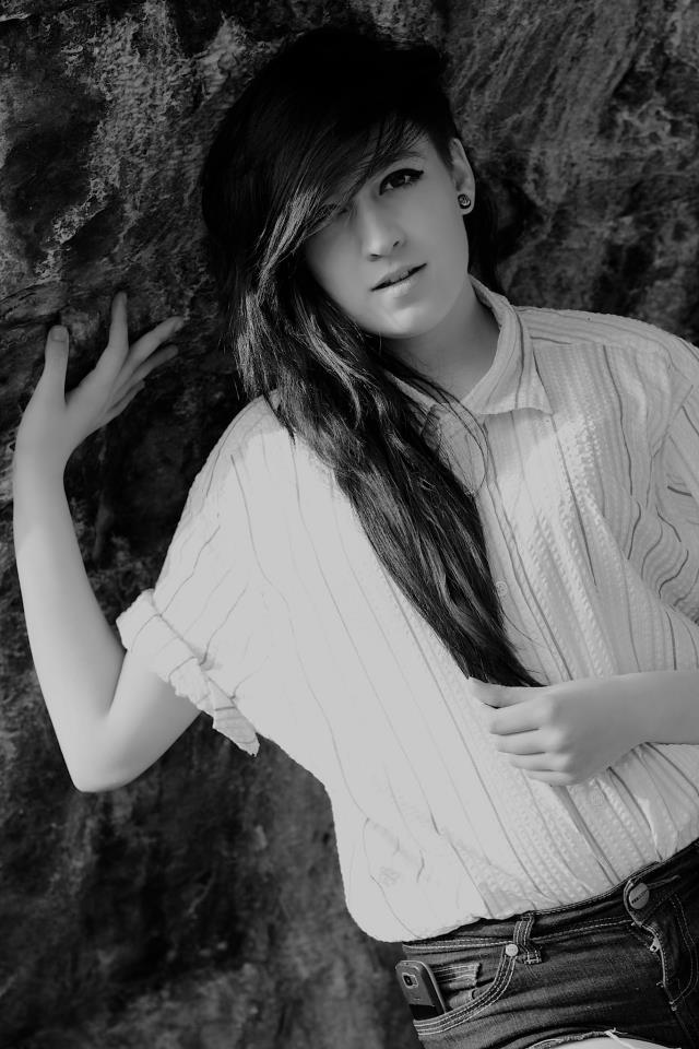 Female model photo shoot of Amelia John