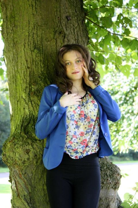 Female model photo shoot of kayleigh jayde in speke gardens photo shoot outdoor