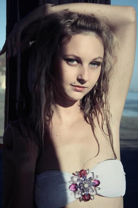 Female model photo shoot of Samantha Childers
