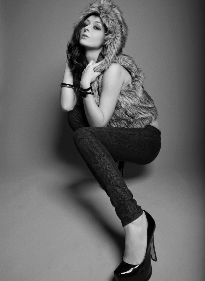 Female model photo shoot of Samantha Dougherty