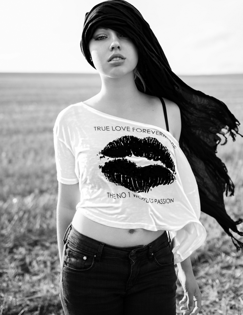 Female model photo shoot of Savier_94