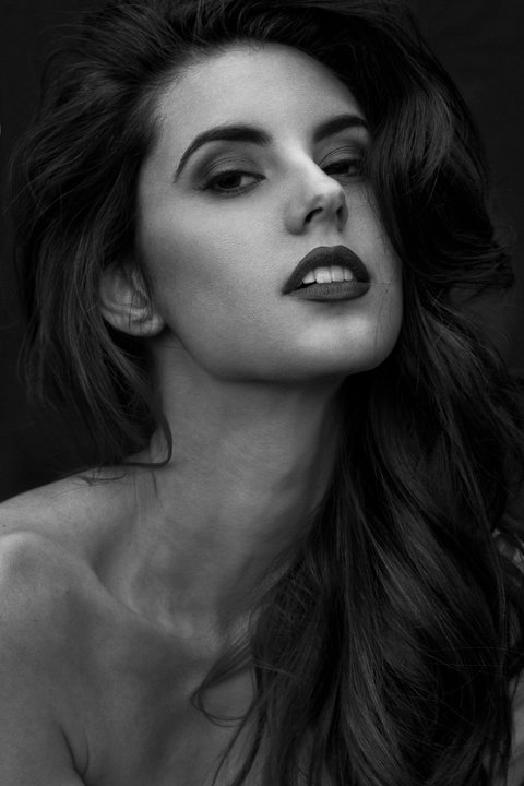 Female model photo shoot of Jessica McDonough