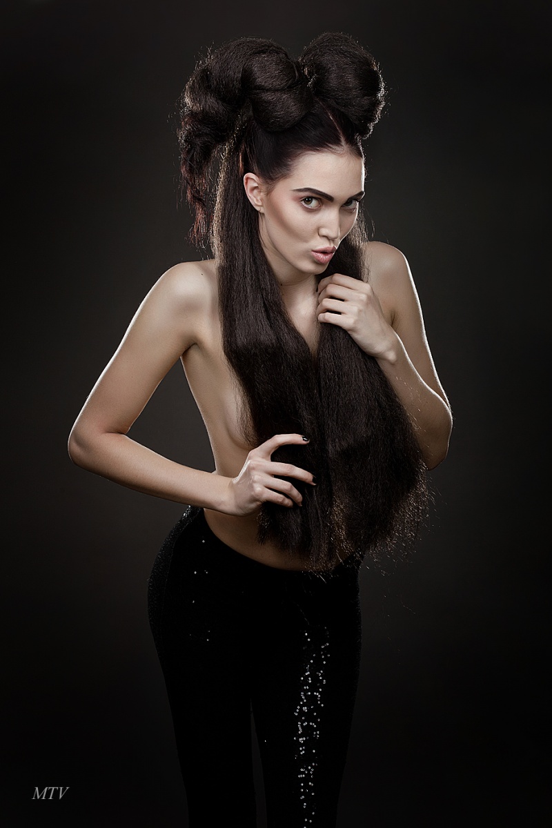 Female model photo shoot of Anastasia Bonda