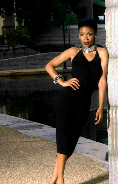 Female model photo shoot of Mz Muse by Randall Holmes