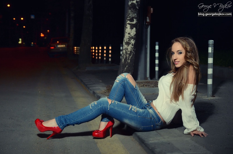 Female model photo shoot of Daniella Filipova