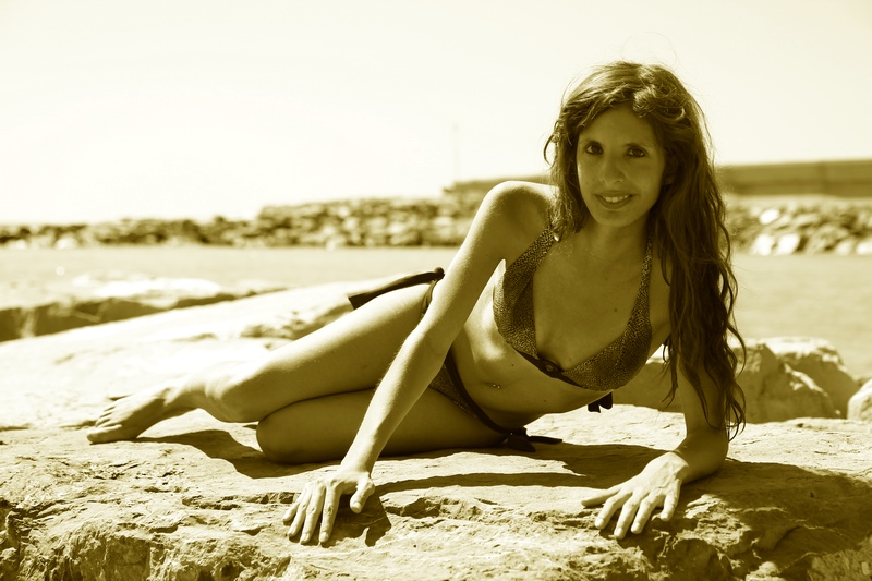 Female model photo shoot of Rossella Marra