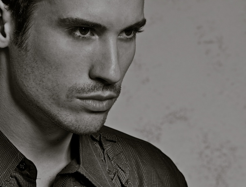 Male model photo shoot of Timo Nunez