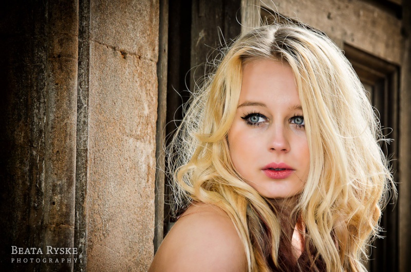 Female model photo shoot of Beata Ryske