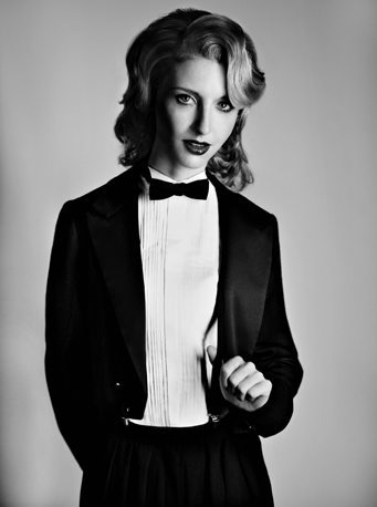 Female model photo shoot of Rosie MacPherson
