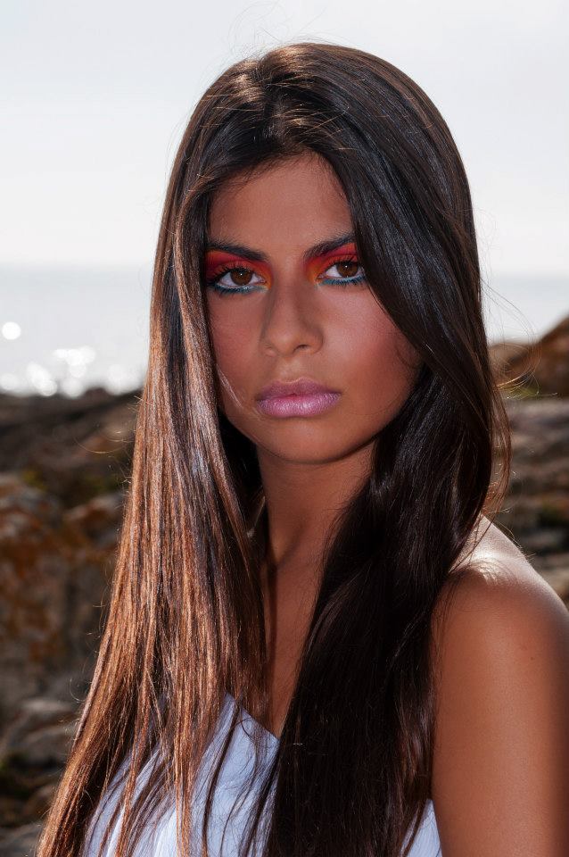 Female model photo shoot of AndreiaNeves Make Up in Porto
