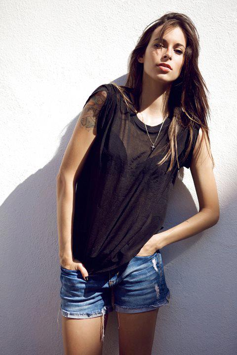 Female model photo shoot of Iliona