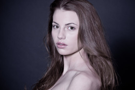 Female model photo shoot of Tori Roe