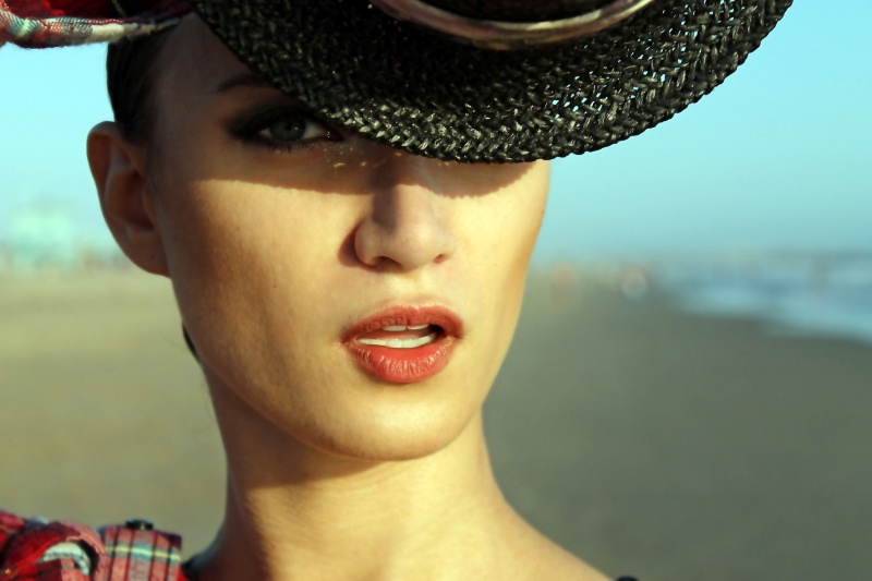 Female model photo shoot of Lana Light