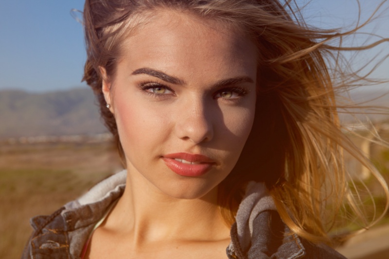 Female model photo shoot of Maritza Perrault