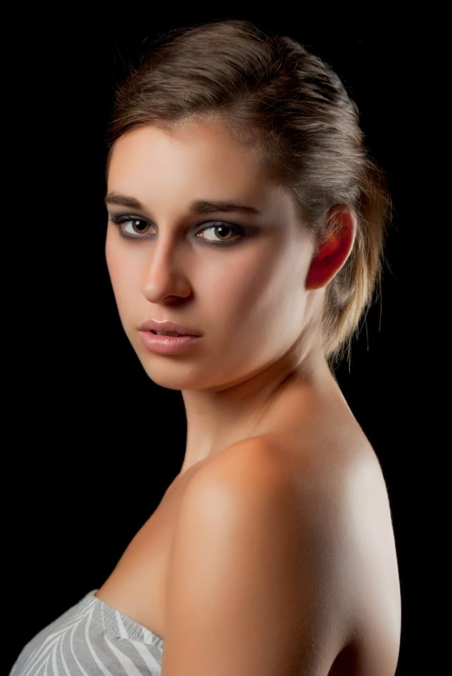 Female model photo shoot of Jessica Ashbaugh