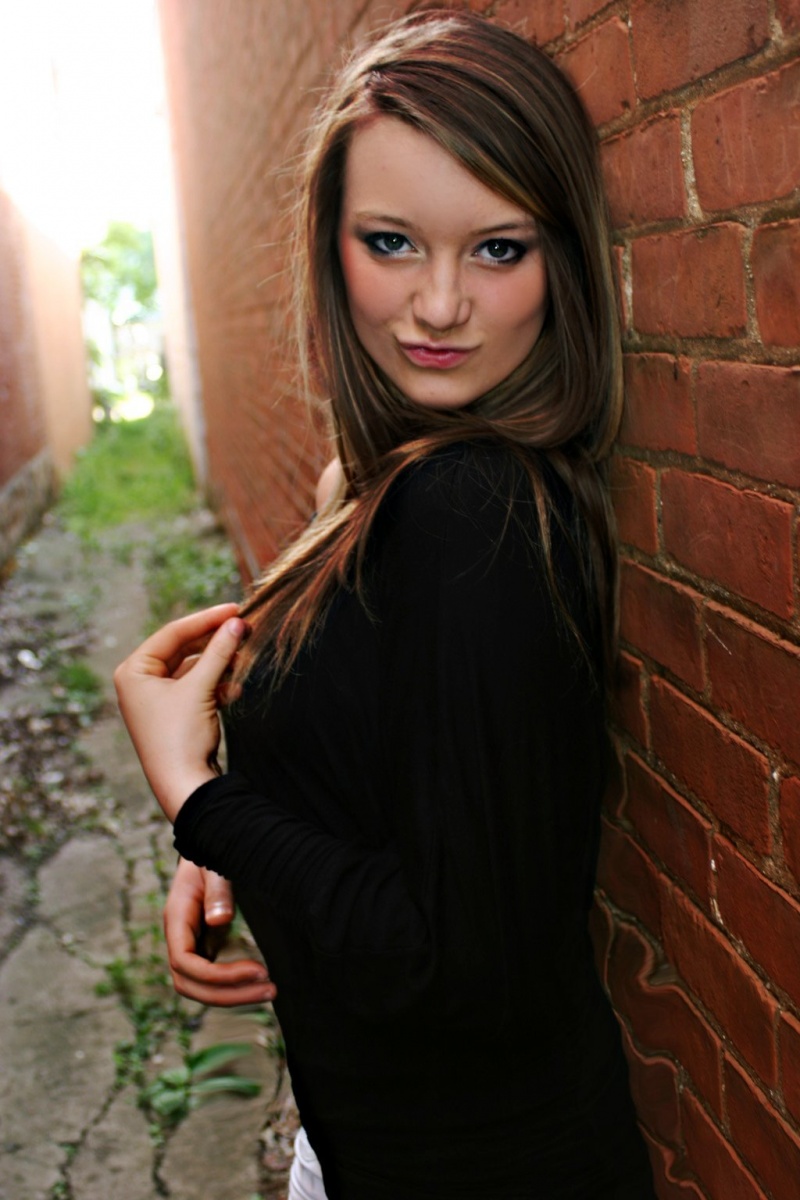 Female model photo shoot of Andrea Uetz