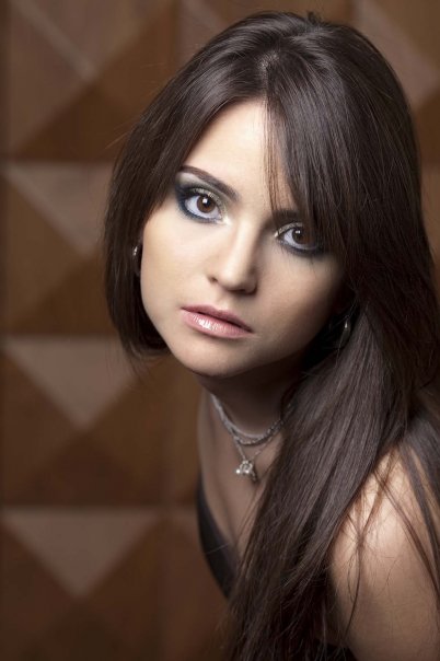 Female model photo shoot of Nicole Dorian