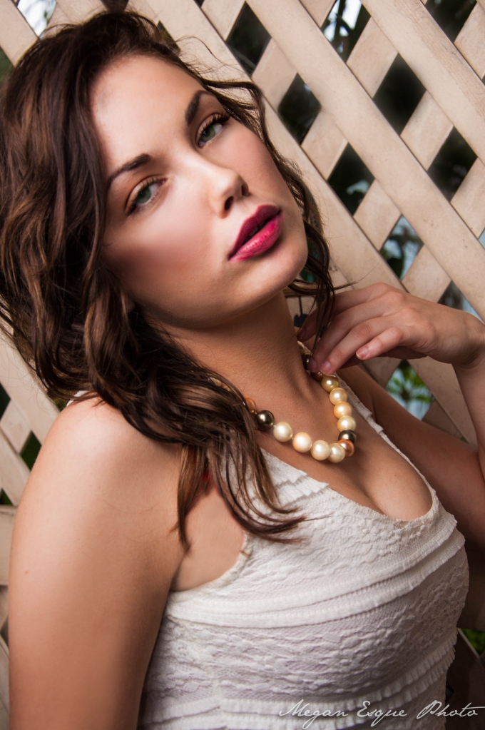 Female model photo shoot of Starlette Rose
