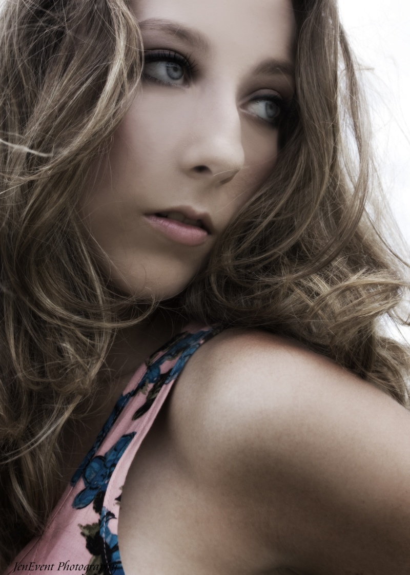 Female model photo shoot of Hailee Alexis