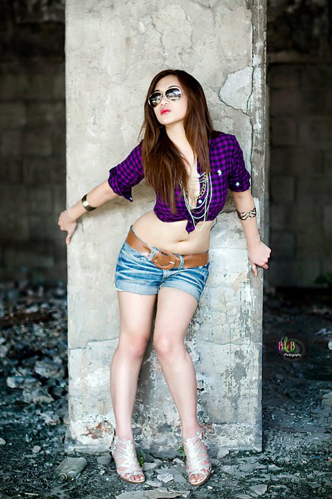 Female model photo shoot of Aguhjigooh Delos Reyes
