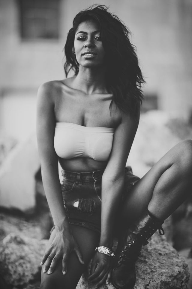 Female model photo shoot of Diamond Kiera
