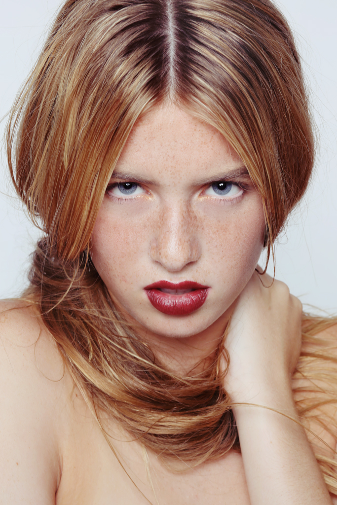 Female model photo shoot of Lindsay Mikesell