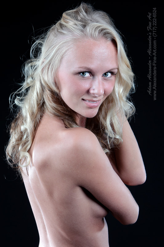 Female model photo shoot of Dzesika Komanski