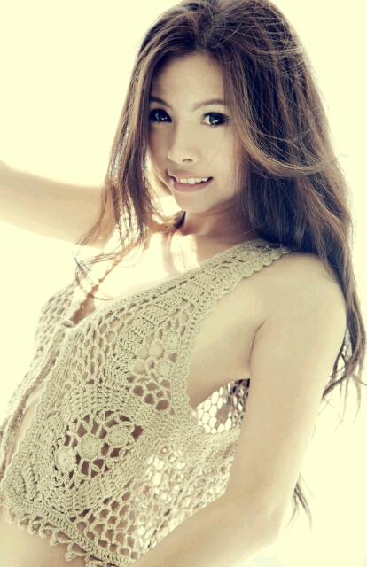 Female model photo shoot of Yu Linn
